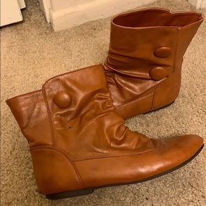 A pair of short boots